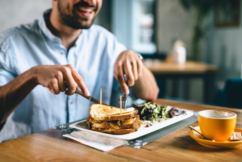 The Underrated Pleasure of Eating Alone