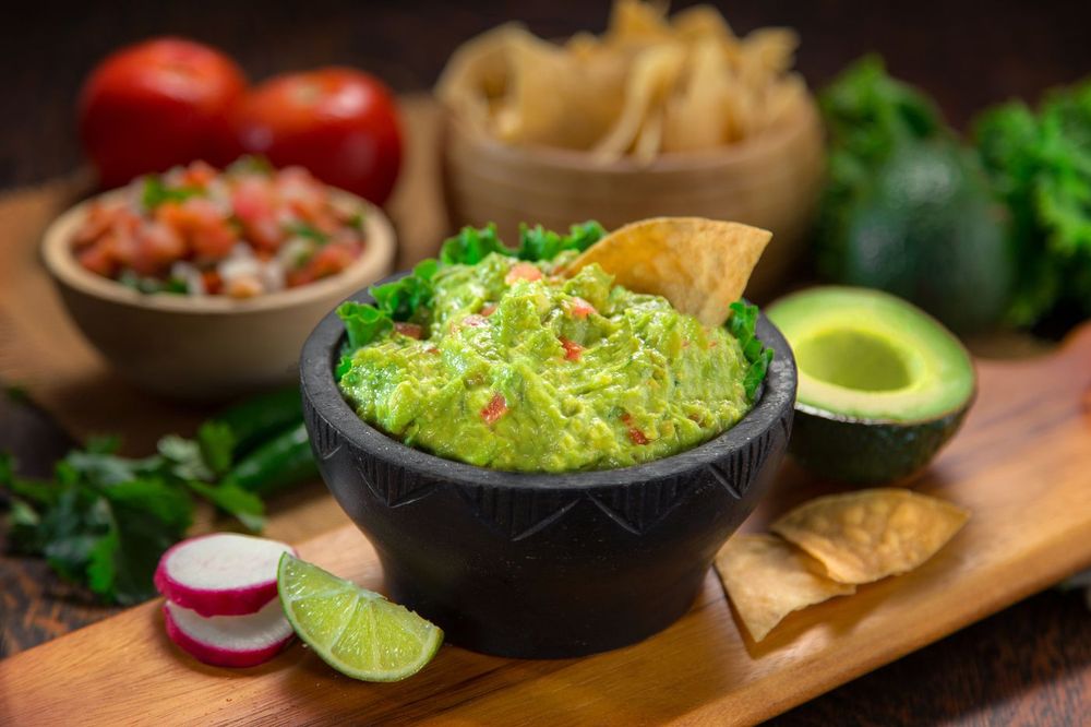 The Reason Your Guacamole Turns Brown in an Hour